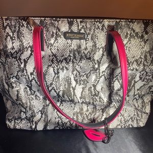 Betsey Johnson New York bag